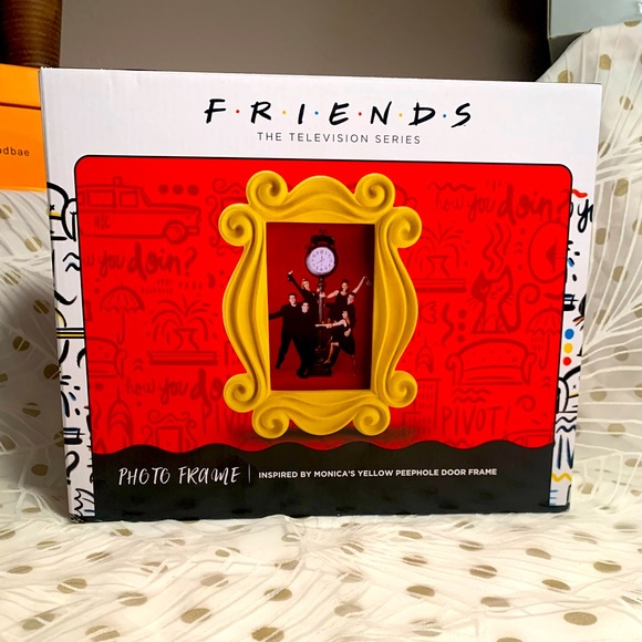 Iconic Friends Frame - Picture 5 of 5